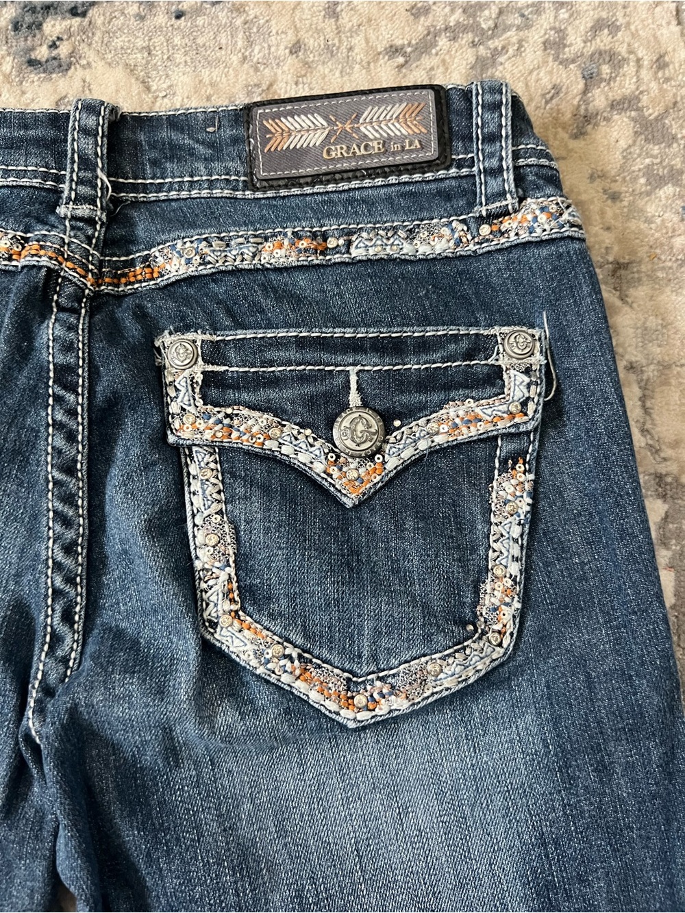 Grace in La Bootcut Jeans with Embellishments